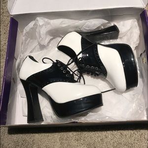 chunky heel saddle shoe